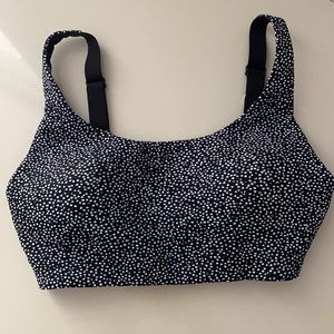 Lululemon Sports Bra  Size 6 NWT